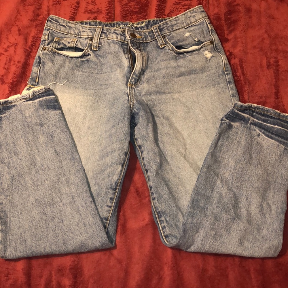 SOLD~ Universal Thread Jeans